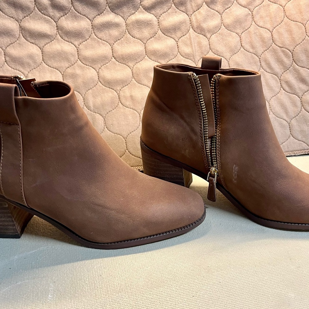 Nautica woman’s boots